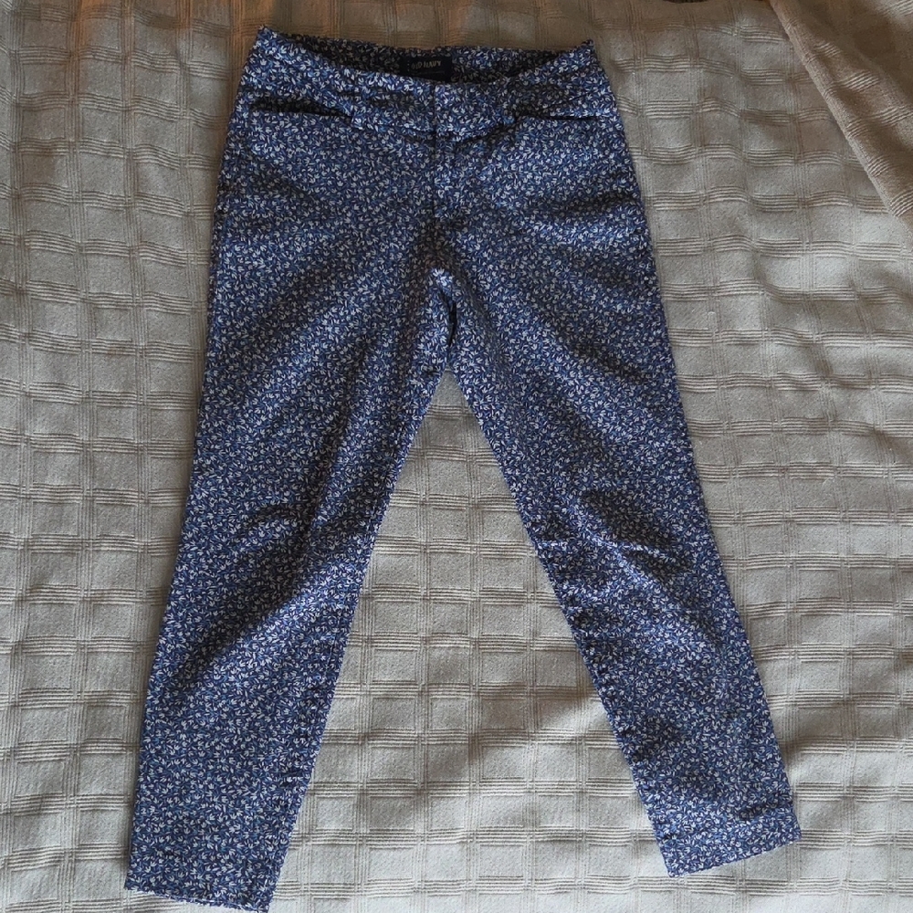 Old Navy Blue and White Floral Pants